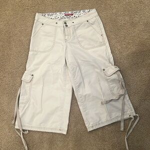 Union Bay, junior, wide leg capris. Size 7.